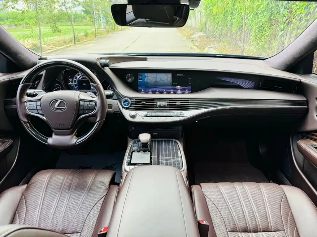 Lexus LS — миниатюра 13