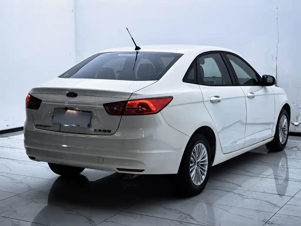 Ford Escort — миниатюра 7