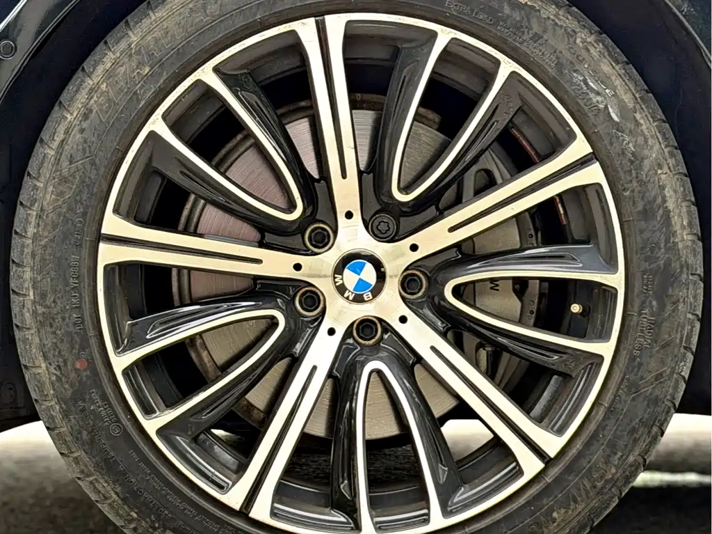 BMW 7 Series — миниатюра 15