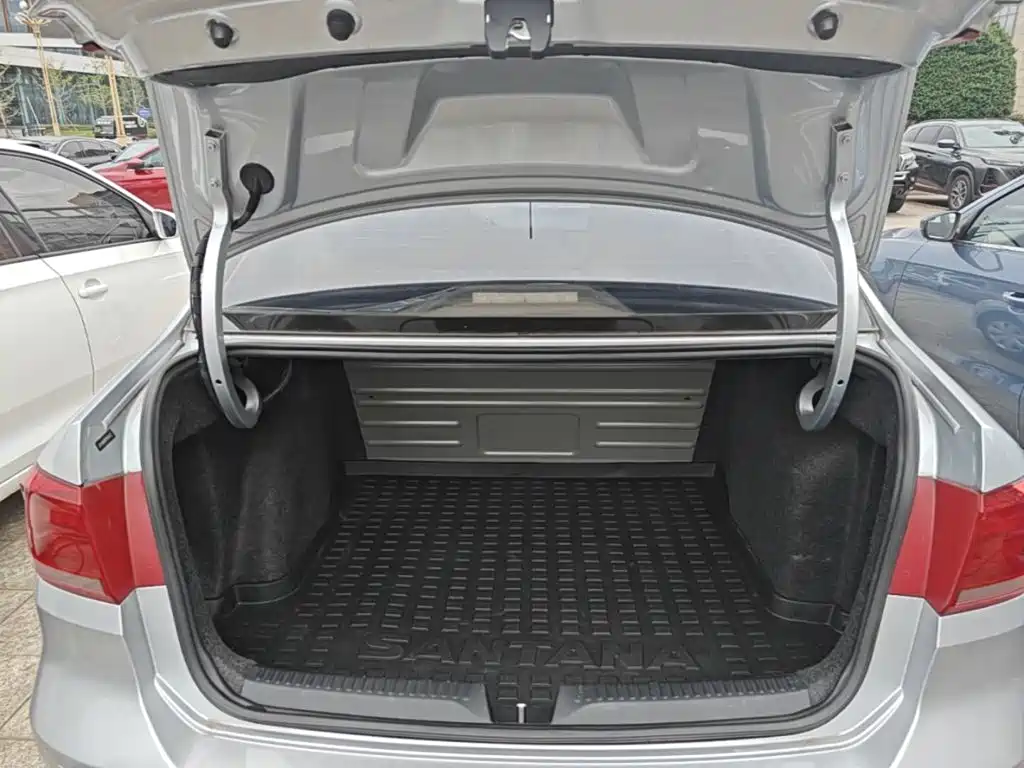 Volkswagen Santana — миниатюра 19