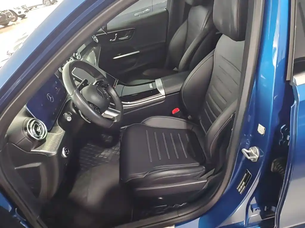 Mercedes-Benz C-Class — миниатюра 15