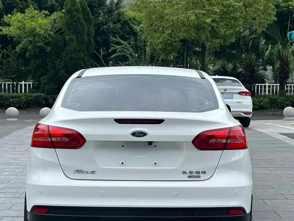 Ford Focus — миниатюра 6