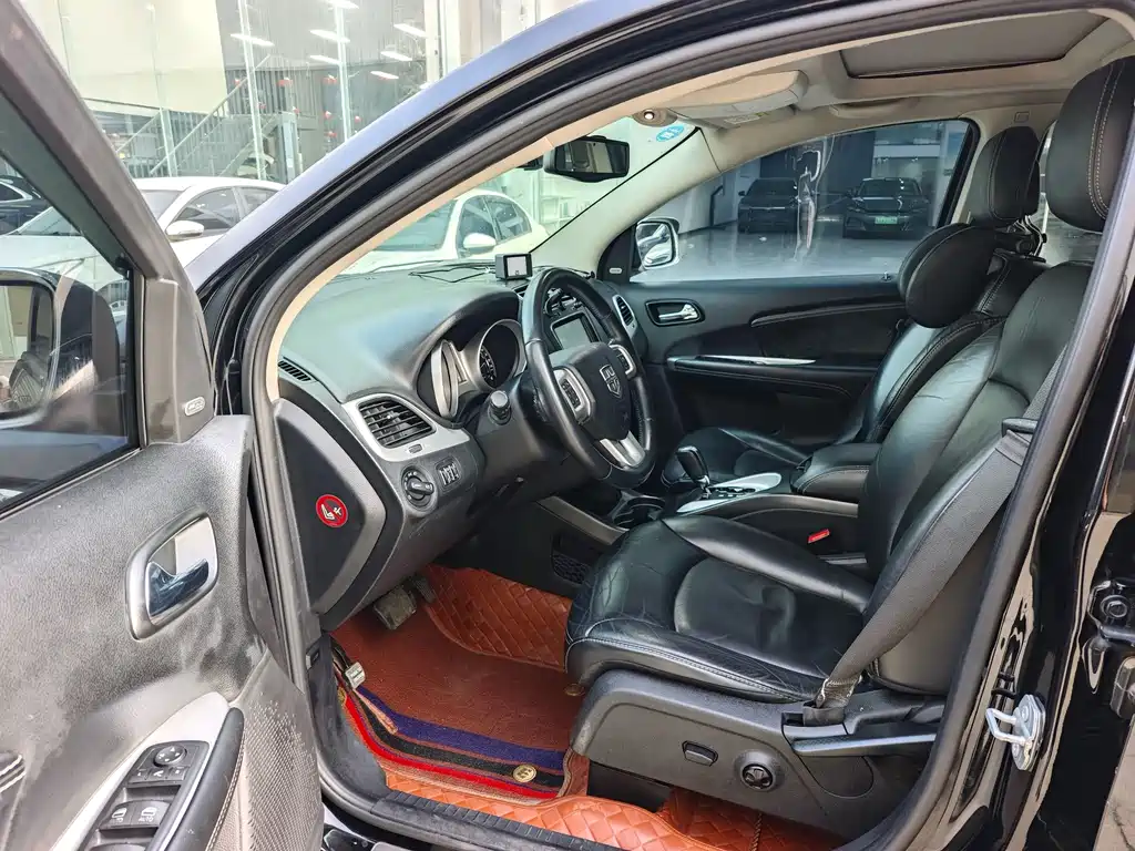 Dodge Journey — миниатюра 3