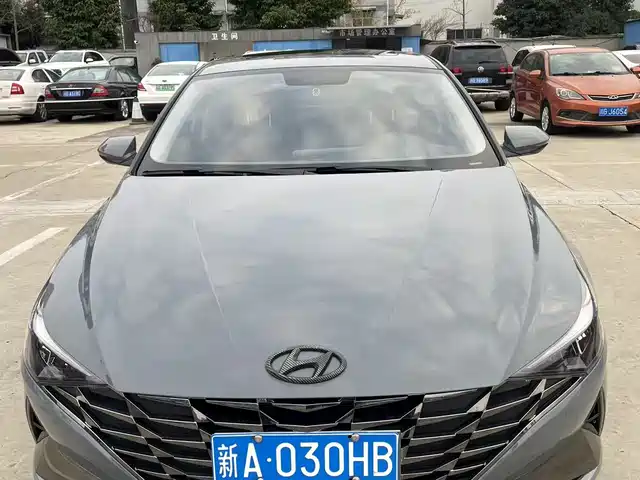 HYUNDAI ELANTRA