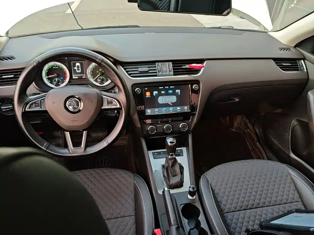 Skoda Octavia — миниатюра 10