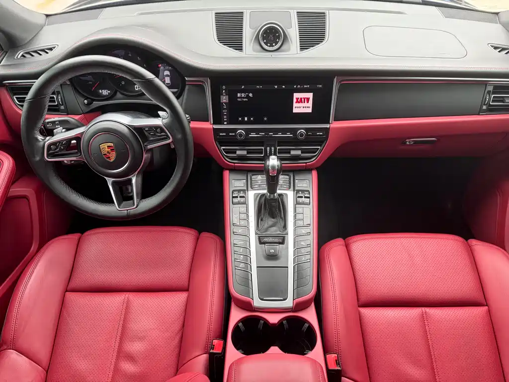 Porsche Macan — миниатюра 9