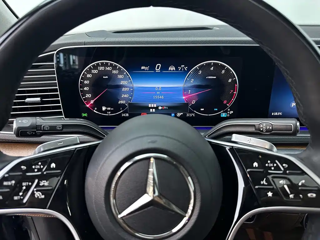Mercedes-Benz GLS — миниатюра 14