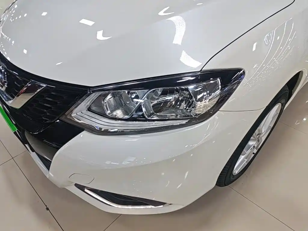 Nissan Tiida — миниатюра 24