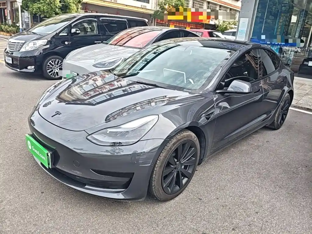 Tesla Model 3 — миниатюра 2