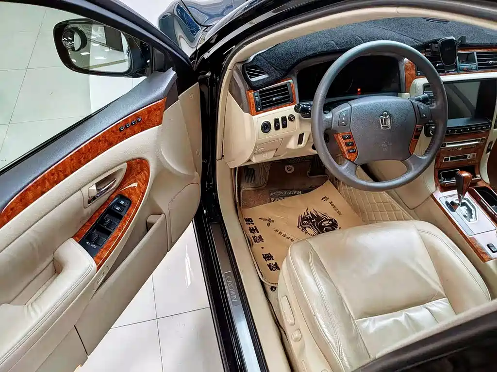 Toyota Crown — миниатюра 14