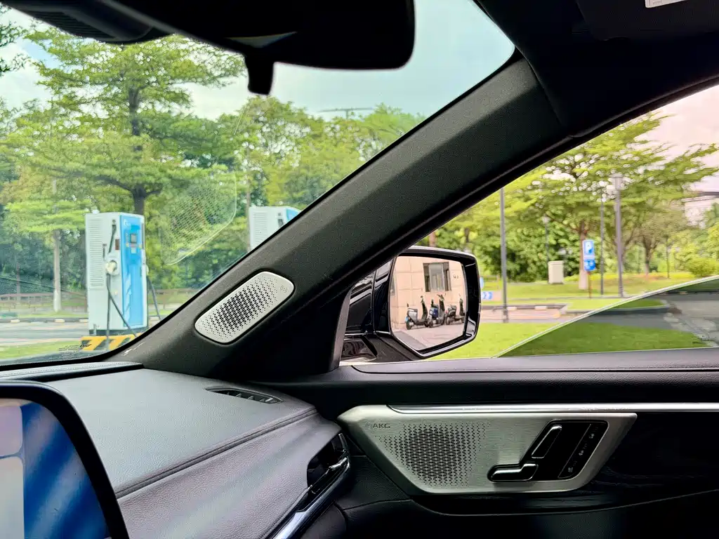 Cadillac CT6 — миниатюра 17