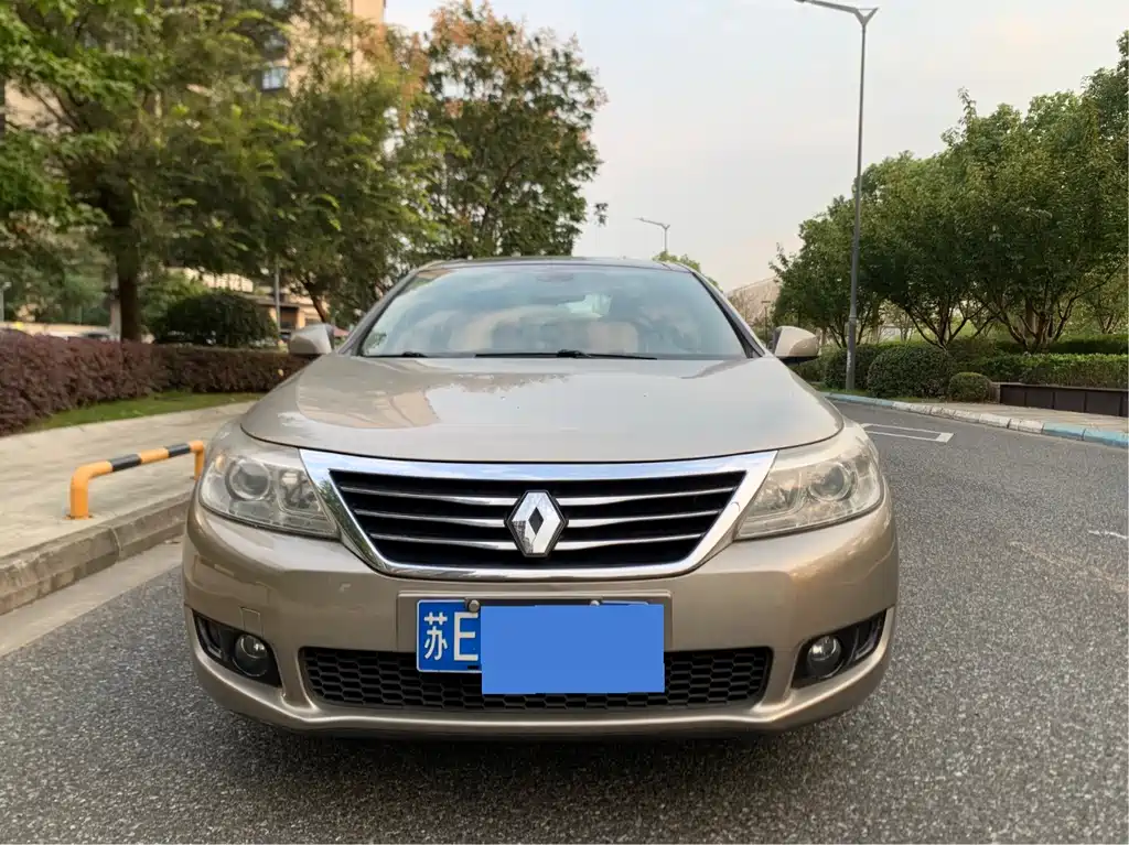 Renault Latitude — миниатюра 2