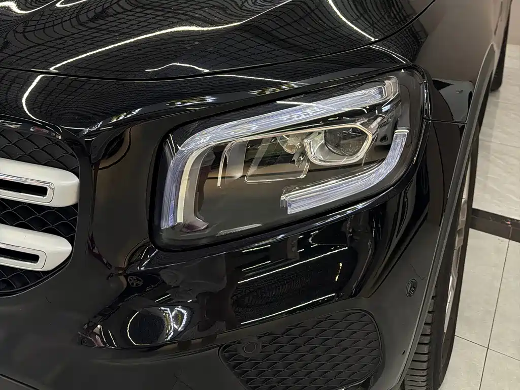 Mercedes-Benz GLB — миниатюра 10