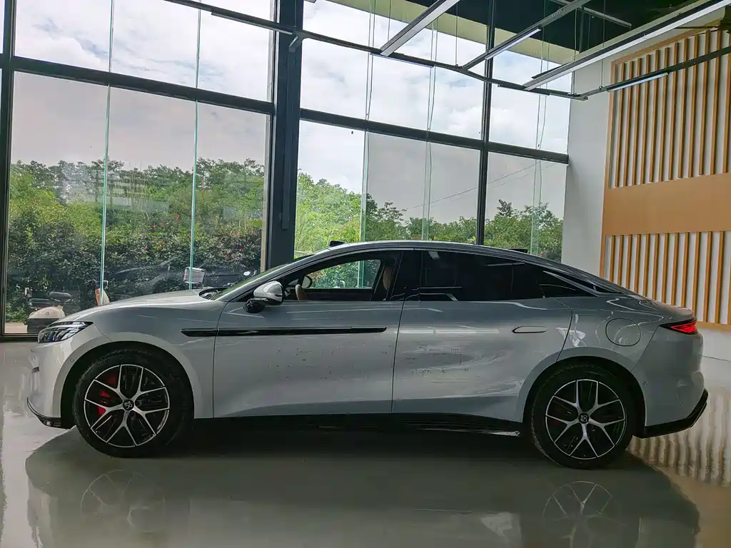 BYD Han L 2025 EV Flagship