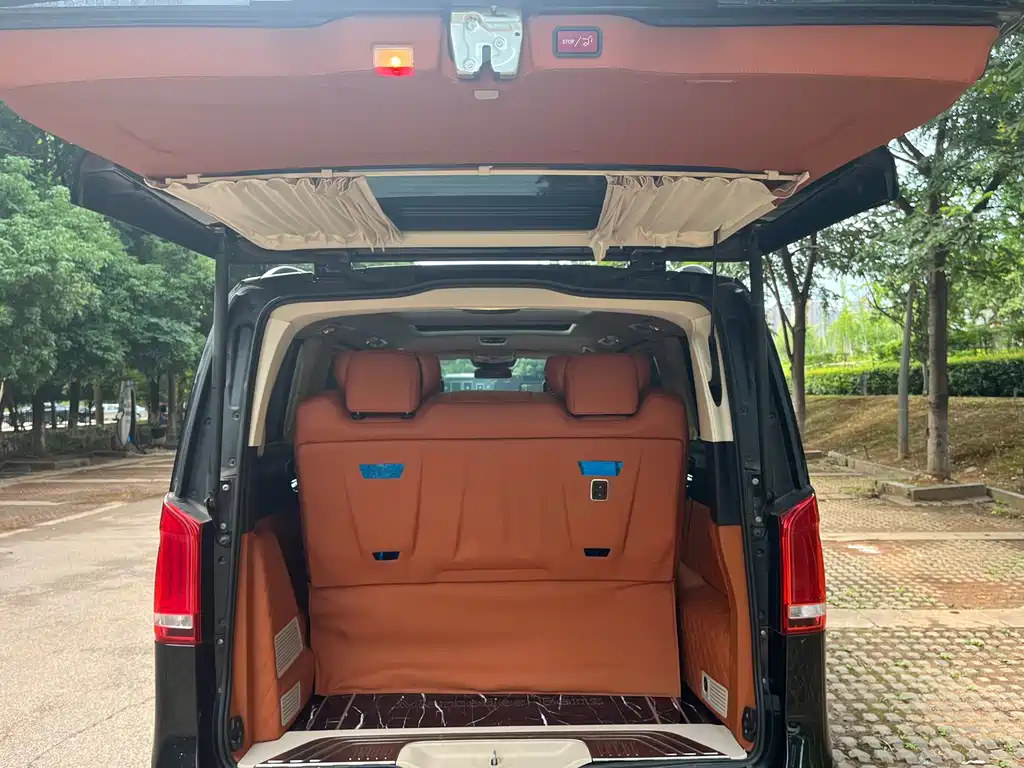 Mercedes-Benz V-Class — миниатюра 10