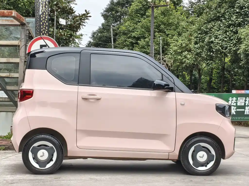 Wuling MINIEV — миниатюра 4