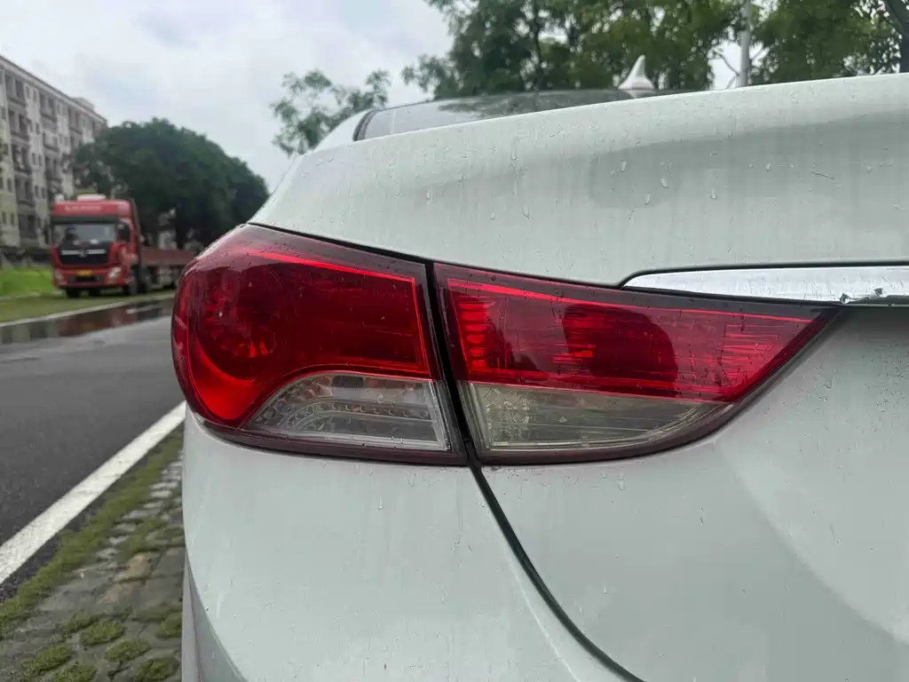 Hyundai Elantra 2015 1.6L AT Lead