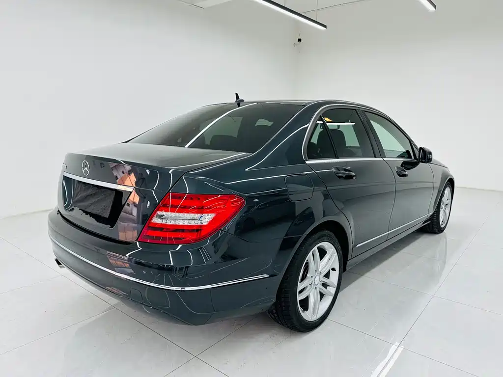 Mercedes-Benz C-Class — миниатюра 6