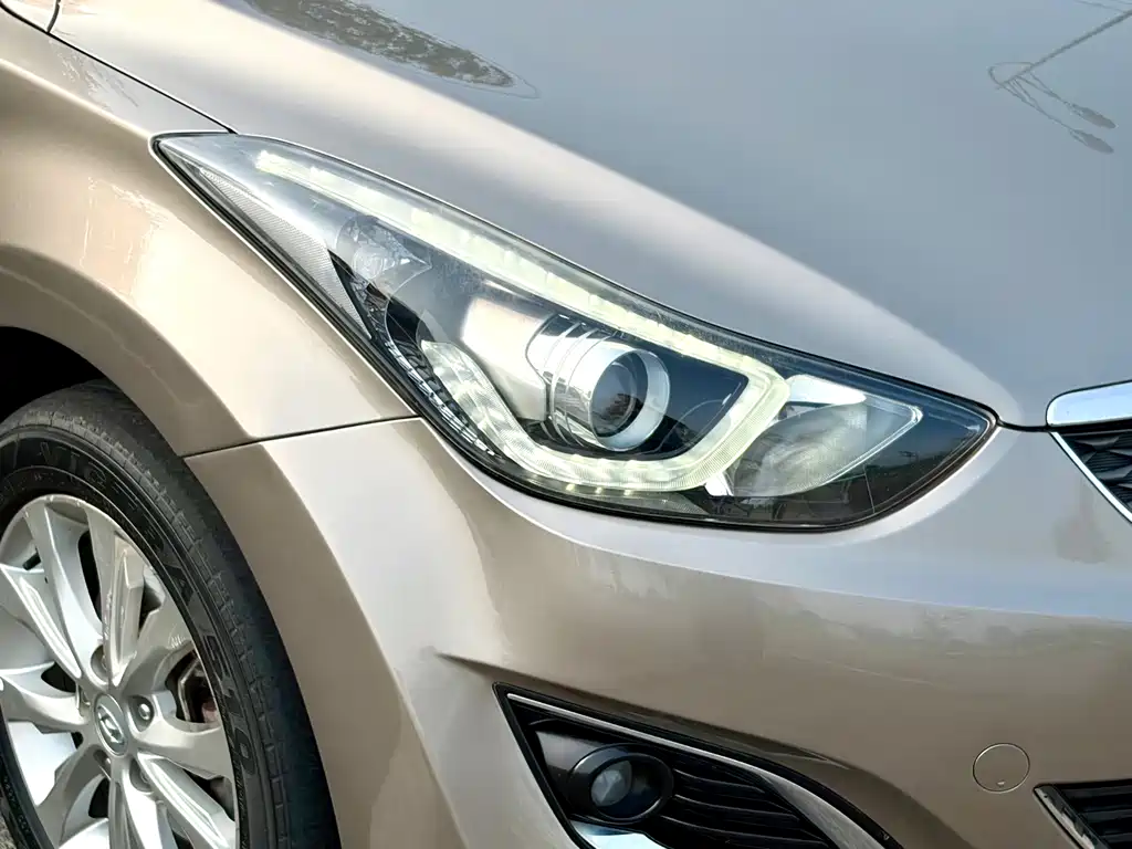 Hyundai Elantra Langdong — миниатюра 10