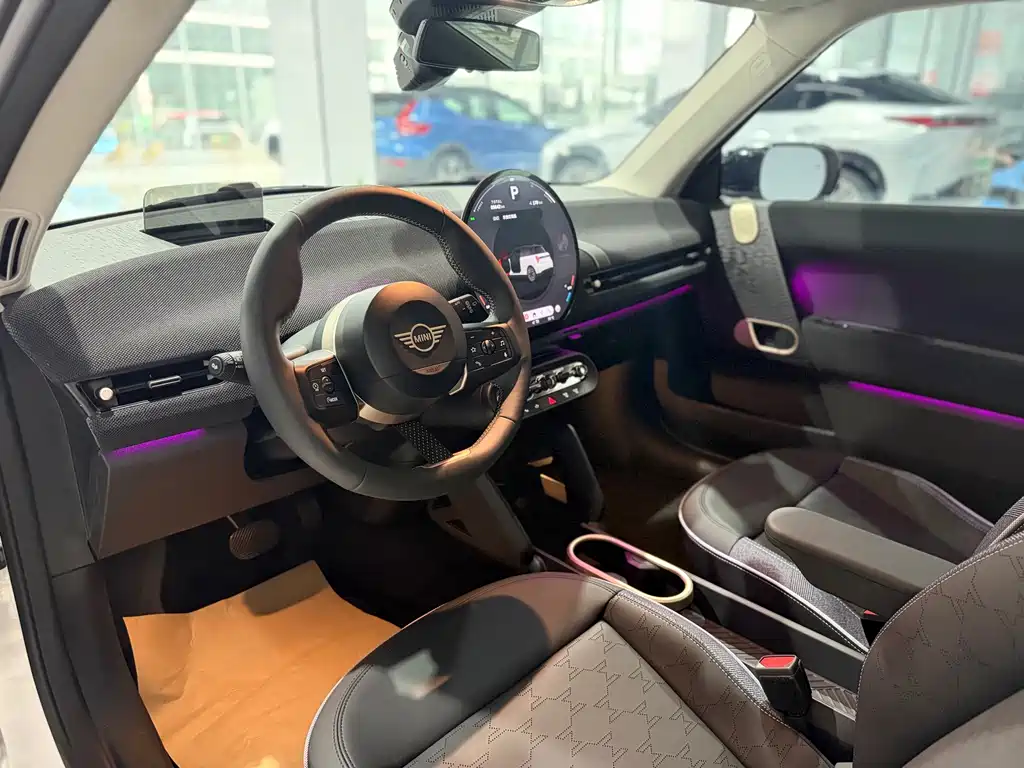 MINI MINI COOPER EV — миниатюра 4