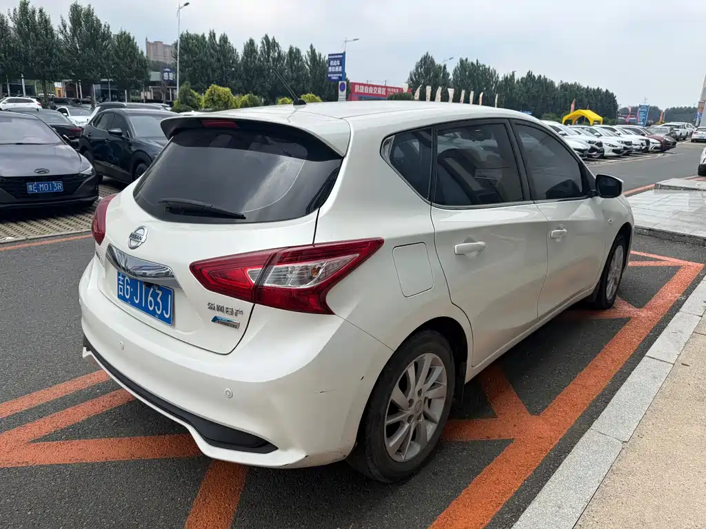 Nissan Tiida — миниатюра 4