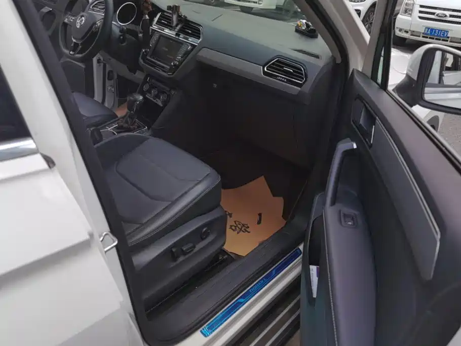 Volkswagen Tiguan L — миниатюра 8