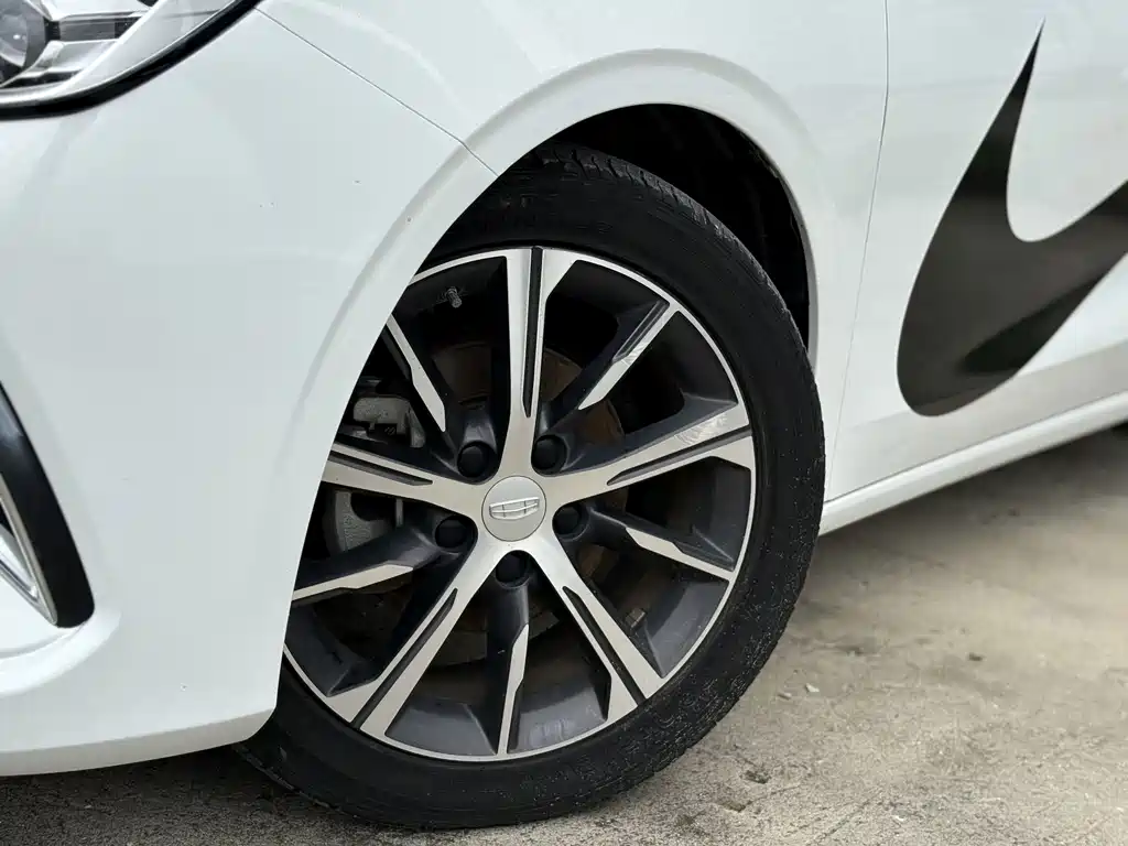Geely Emgrand — миниатюра 9