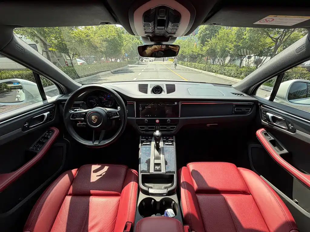 Porsche Macan — миниатюра 6