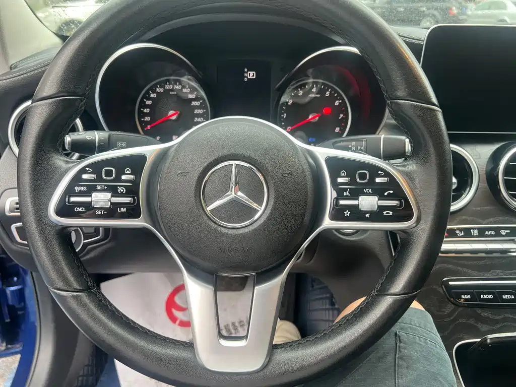 Mercedes-Benz C-Class — миниатюра 11