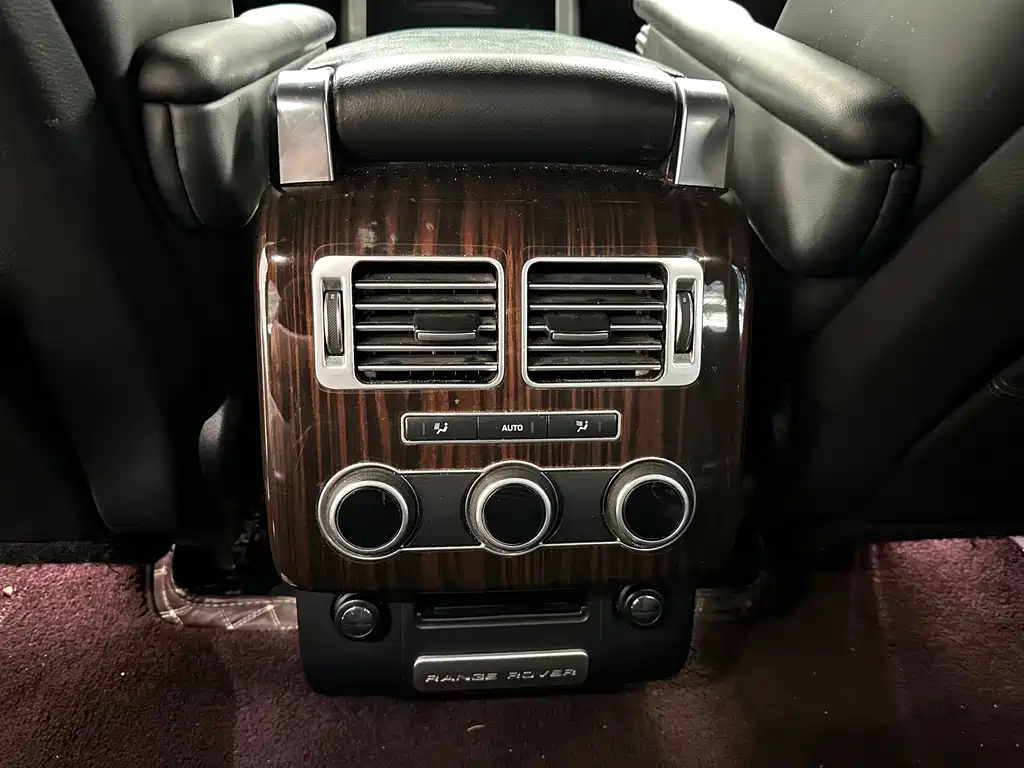 Land Rover Range Rover — миниатюра 14