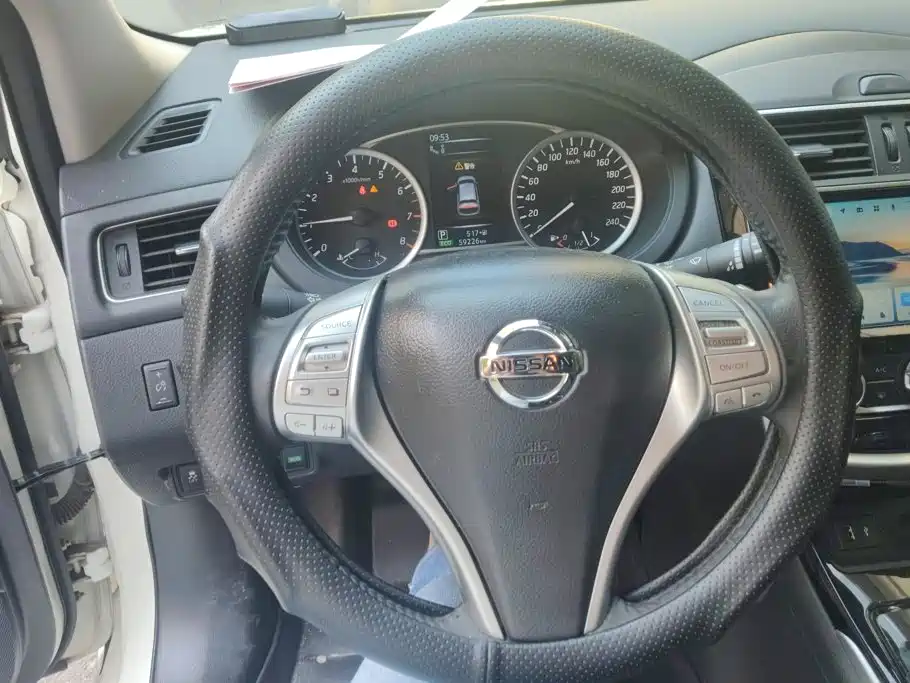 Nissan Tiida — миниатюра 15