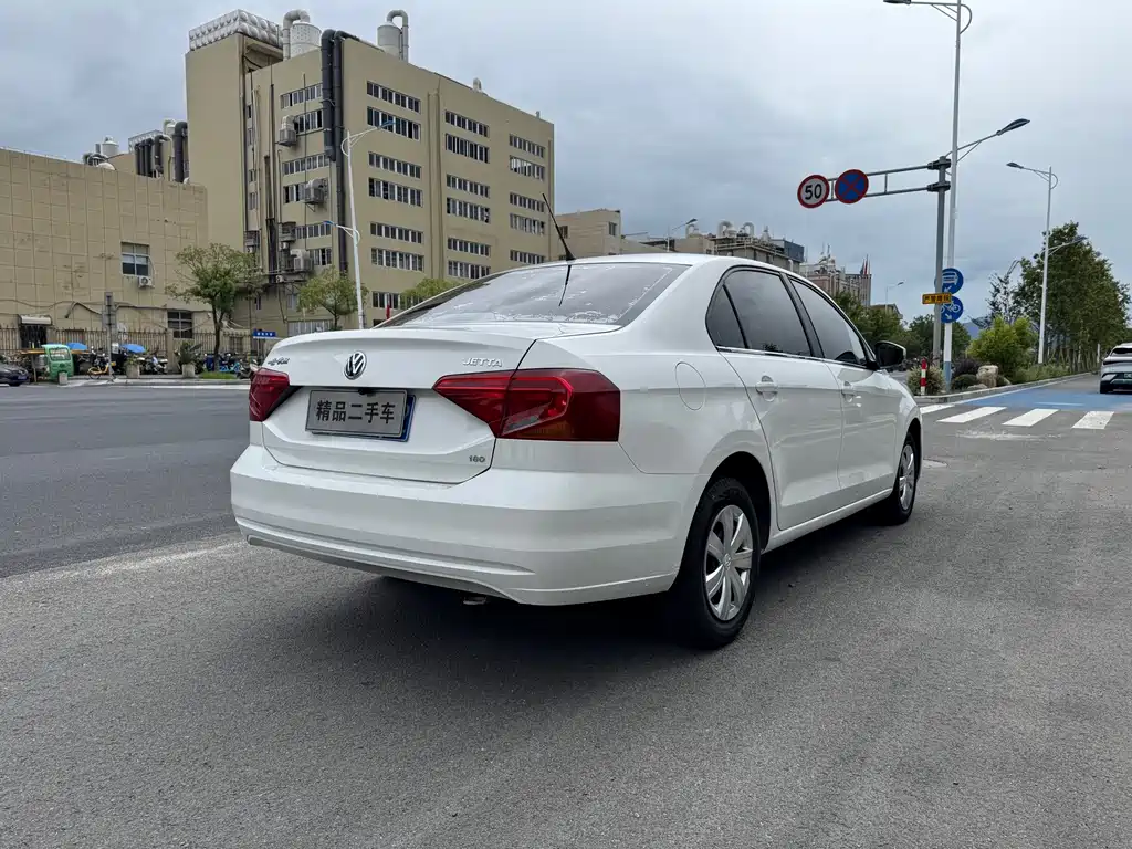 Volkswagen Jetta — миниатюра 6