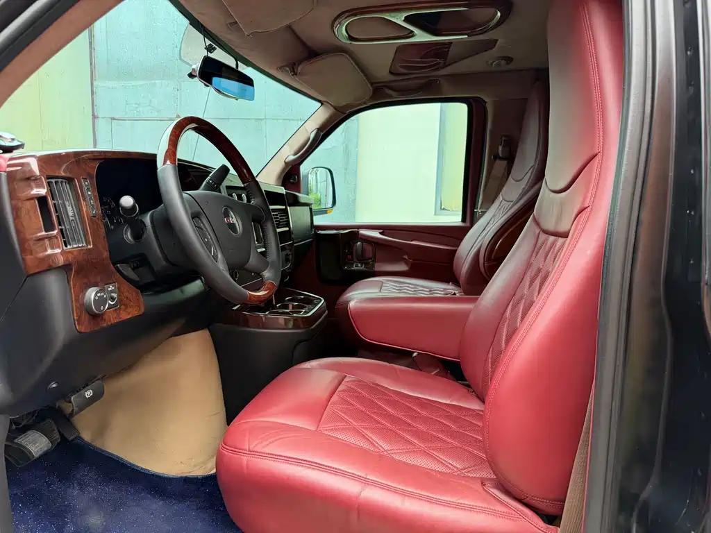 GMC Savana — миниатюра 8