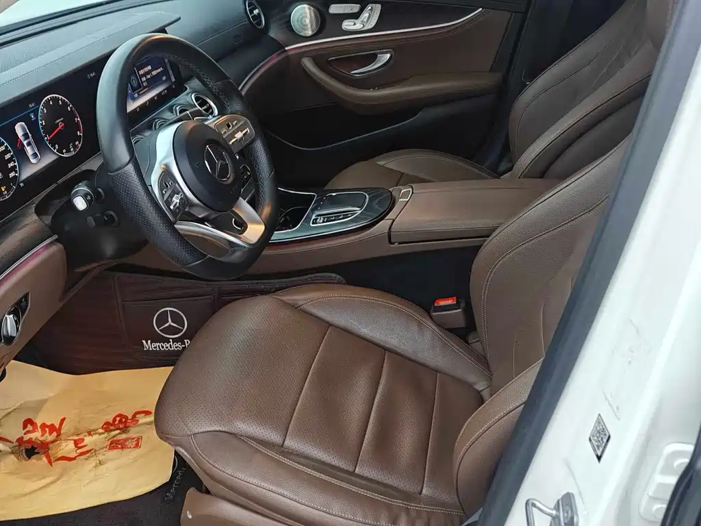 Mercedes-Benz E-Class — миниатюра 5