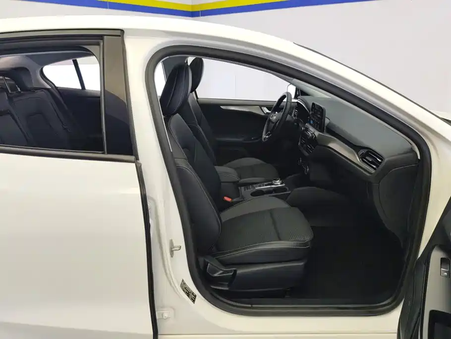 Ford Focus — миниатюра 8