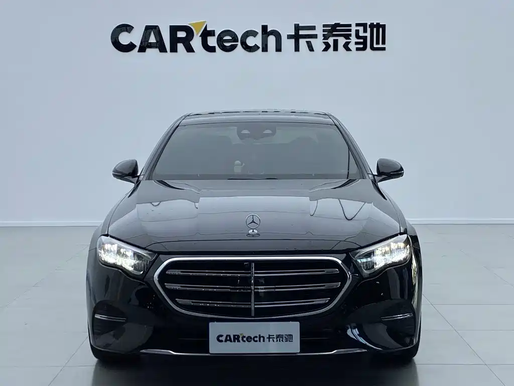 Mercedes-Benz E-Class — миниатюра 2