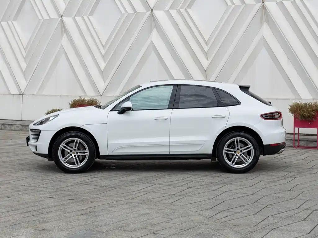 Porsche Macan — миниатюра 5