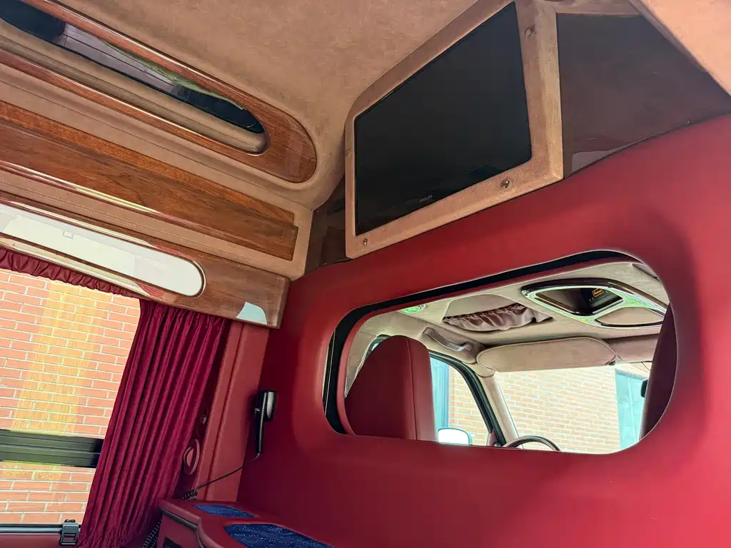 GMC Savana — миниатюра 15