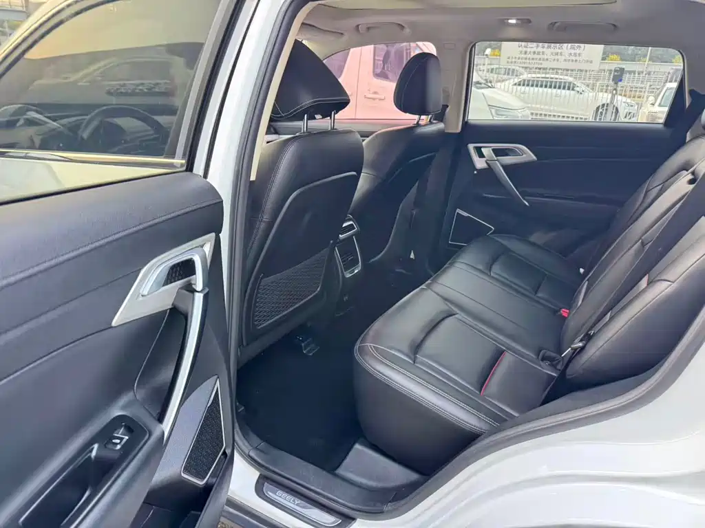 Geely Boyue — миниатюра 9