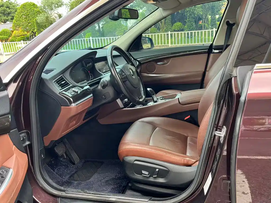 BMW 5 Series GT — миниатюра 9