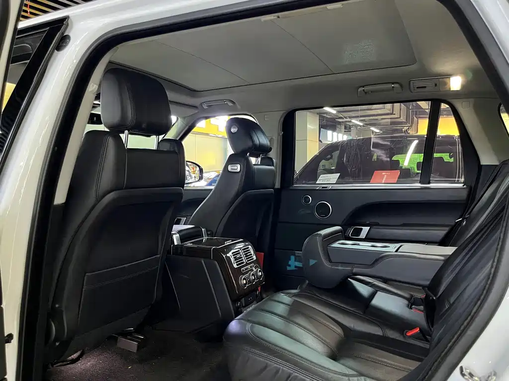 Land Rover Range Rover — миниатюра 6