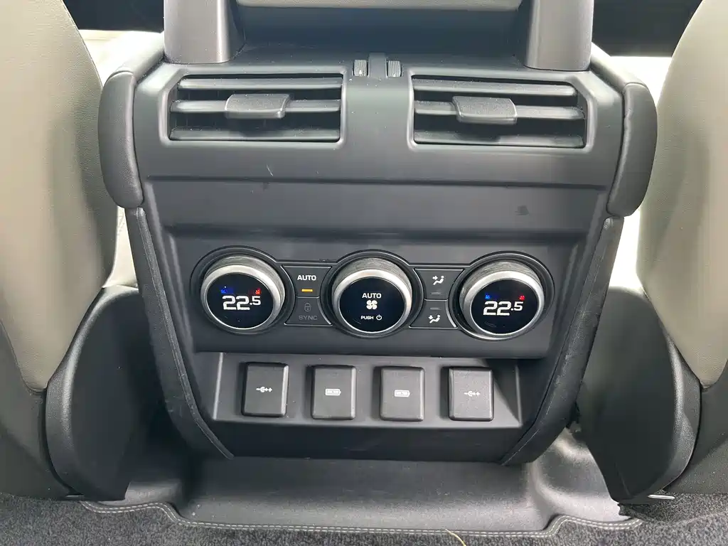 Land Rover Defender — миниатюра 19