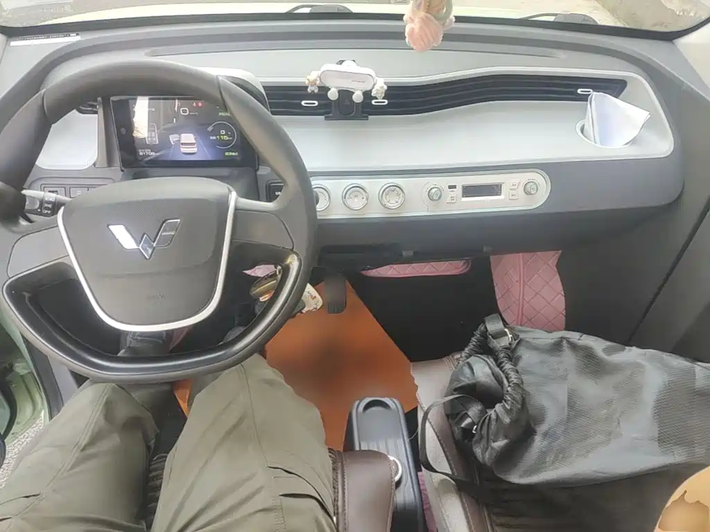 Wuling MINIEV — миниатюра 10