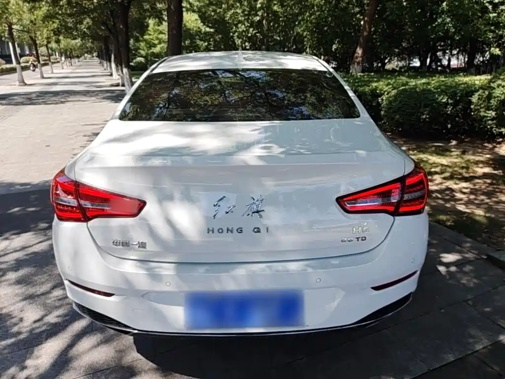 Hongqi Hongqi H5 — миниатюра 6