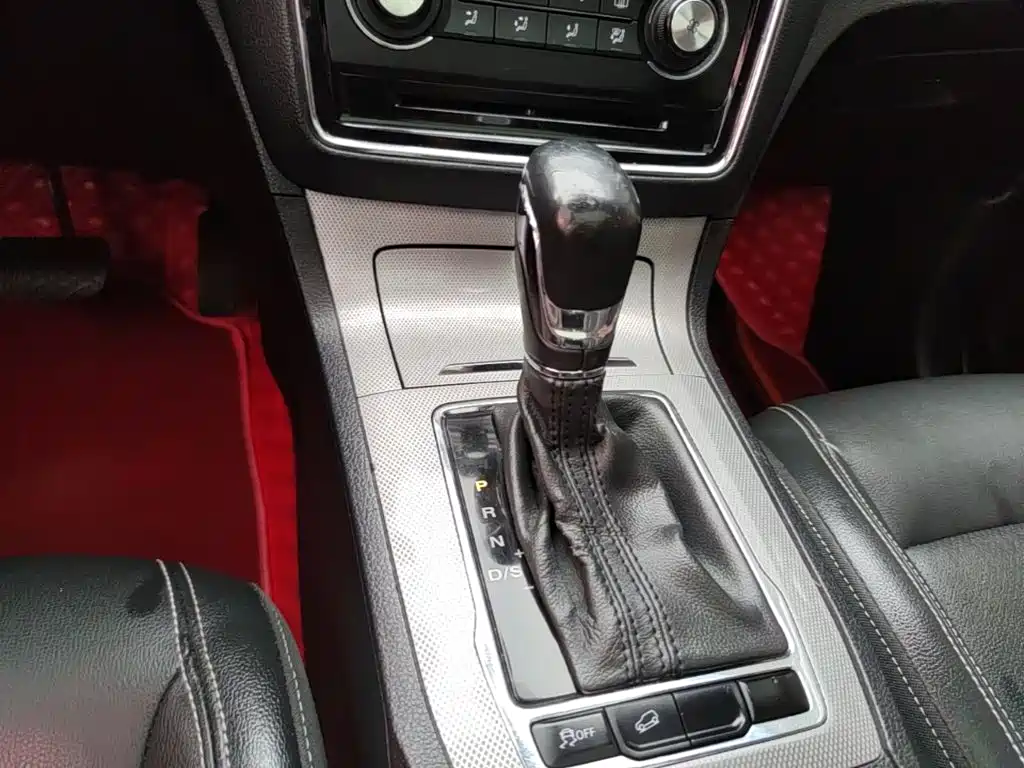 Roewe RX5 — миниатюра 14
