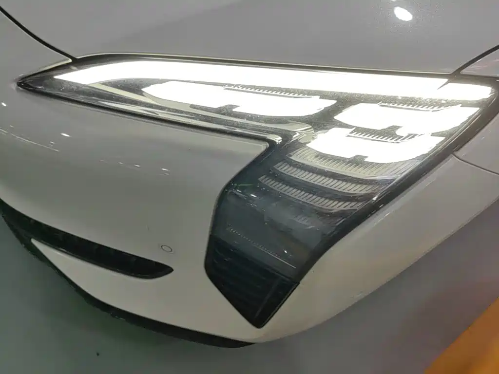 Hongqi Hongqi EH7 — миниатюра 24