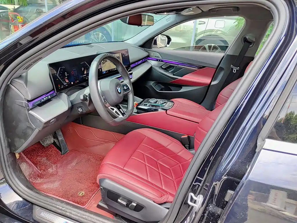 BMW 5 Series — миниатюра 7