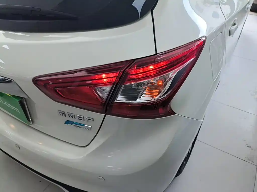 Nissan Tiida — миниатюра 8