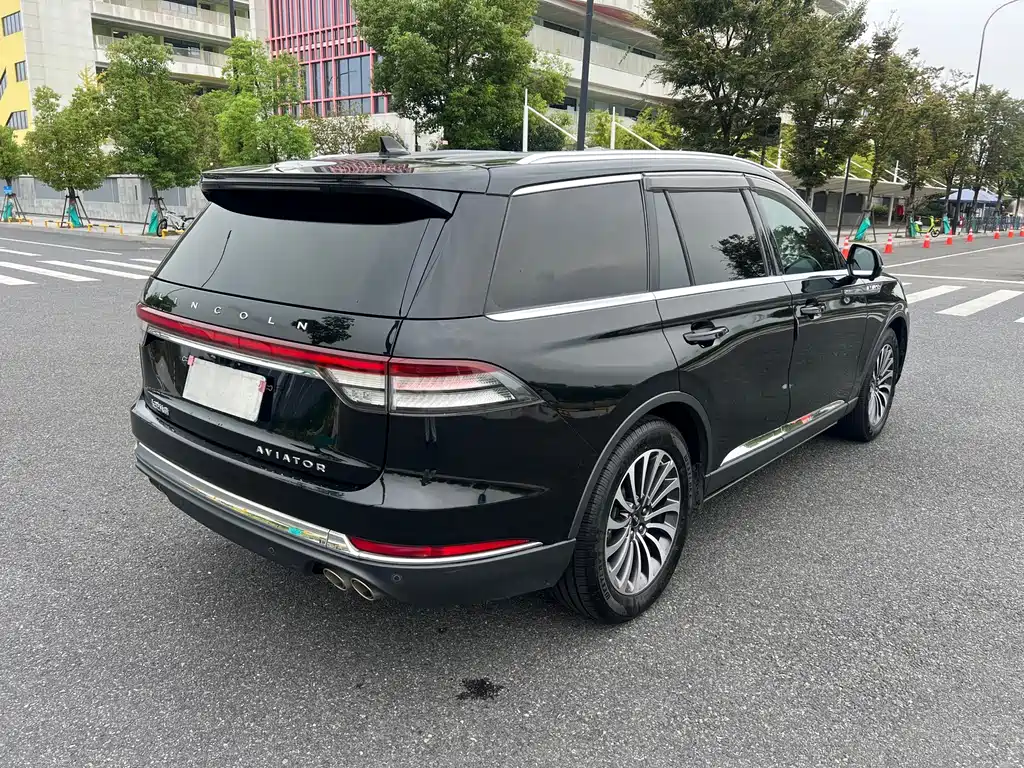 Lincoln Aviator — миниатюра 6