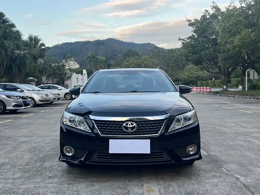 Toyota Camry — миниатюра 2